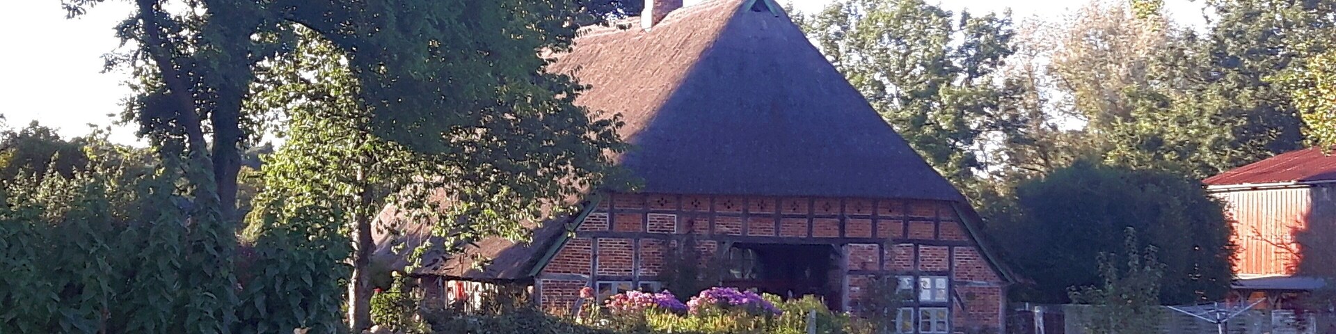 Hallenhaus in Duvennest, Hauptstraße 28 im Landkreis Nordwestmecklenburg, Amt Schönberger Land, Gemeinde Lüdersdorf