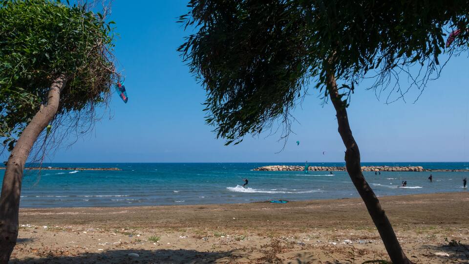 Alaminos beach life