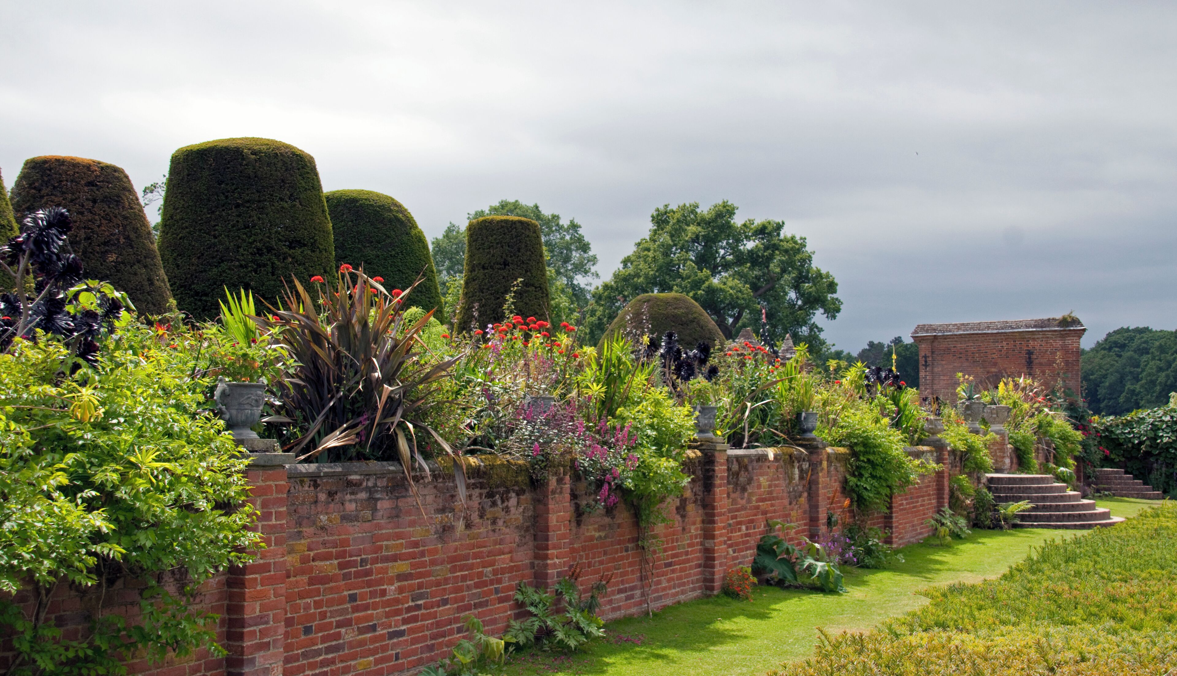 Packwood House garden 3