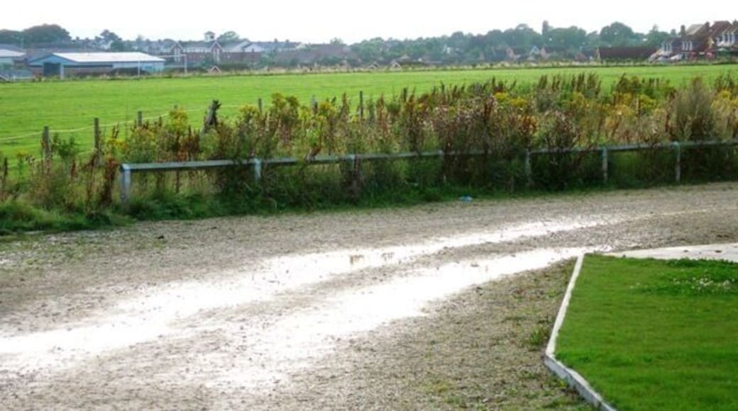 Barlborough Country Park The "Country Park" appears to comprise not much more than a couple of rough football pitches.