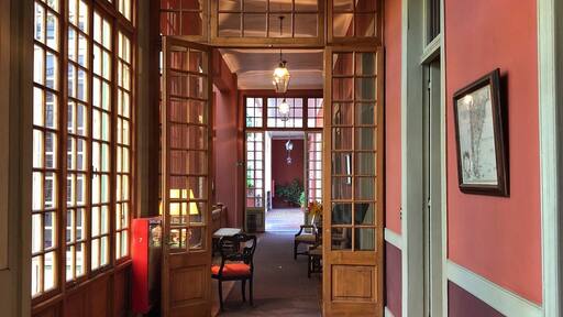 Looking for something special? Donât stand there looking in. Book a stay here!