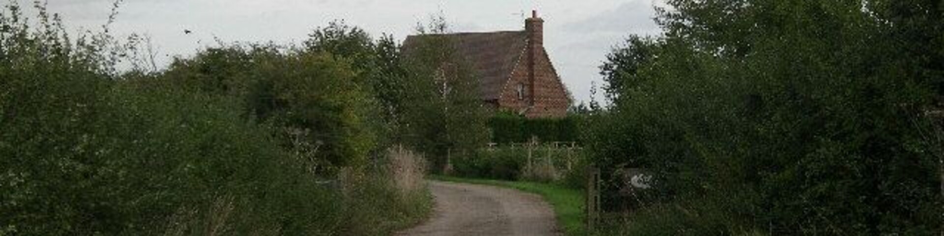 New Manor Farm. Looking east from Longworth Road.