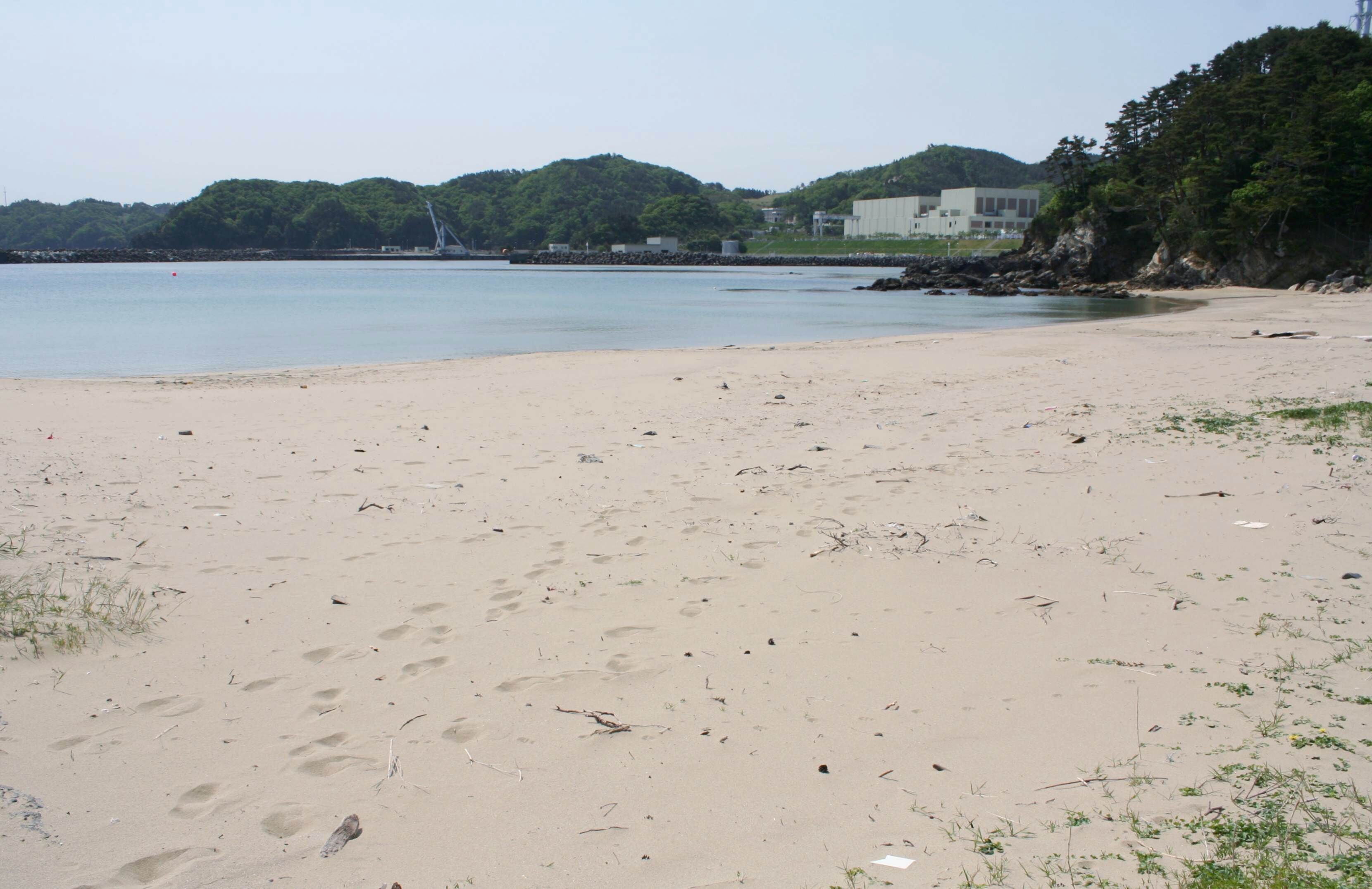 女川原子力発電所と小屋坂浜Koyasaka-hama