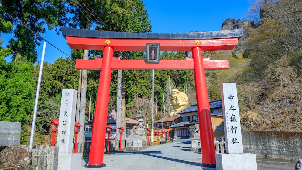 春の中之嶽神社 群馬県甘楽郡 Nakanotake Shrine in Spring. Gunma Pref, Kanra gun.