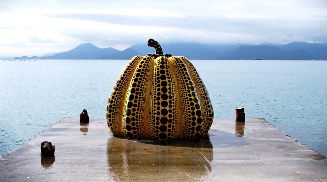 Surreal art and surreal light in Naoshima
#LifeAtExpedia