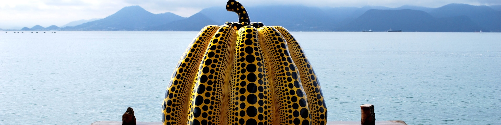 Surreal art and surreal light in Naoshima
#LifeAtExpedia