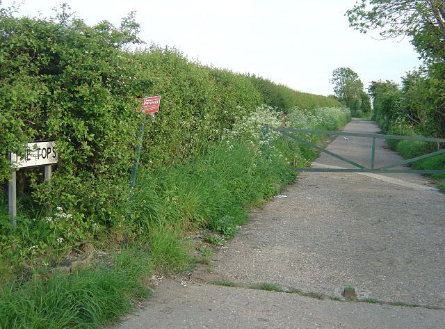 The Tops A fine ridge track leading down between Greasbrough and Rawmarsh towards Rotherham. It is part of the Rotherham Round Walk.