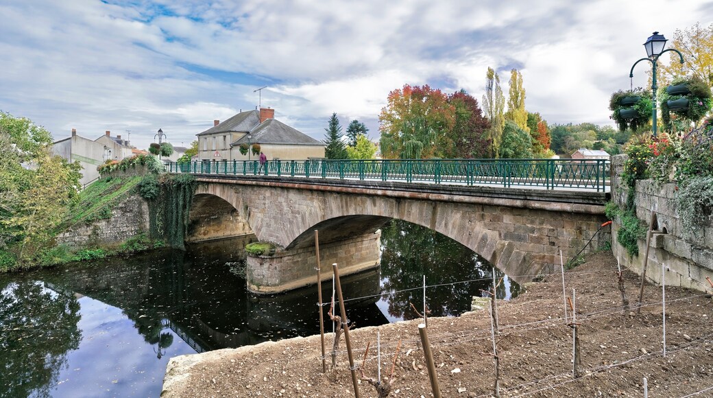 Le pont à Mareuil-sur-Lay