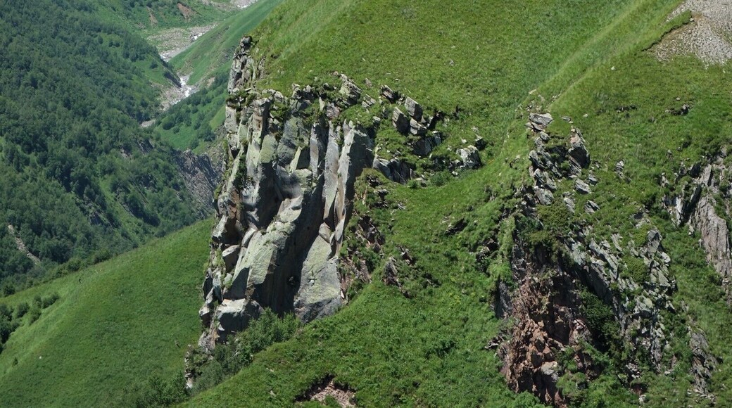 Kazbegi National Park is located in the Caucasus Mountains in northern Georgia and covers an area of 8707 hectares. Mountainous and rugged, it contains spectacular gorges and canyons carved from the rock by the Tergi River.
#Parks #GreatOutdoors #TroveOnTuesday #Nature #LocalSecrets #Trovember