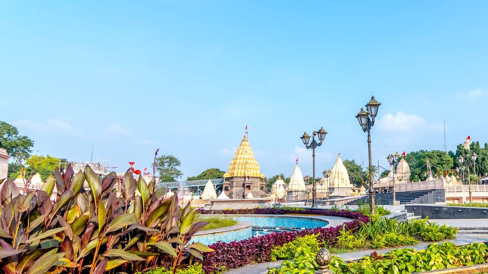 Mahakaleshwar Jyotirlinga is a Hindu temple dedicated to Shiva and is located in Ujjain, Madhya Pradesh, India.