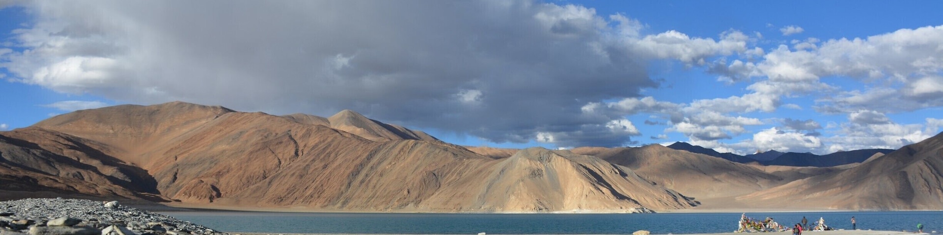 A serene, cold and beautiful lake, Pangong Lake. #WinterWonders #lifeatexpedia