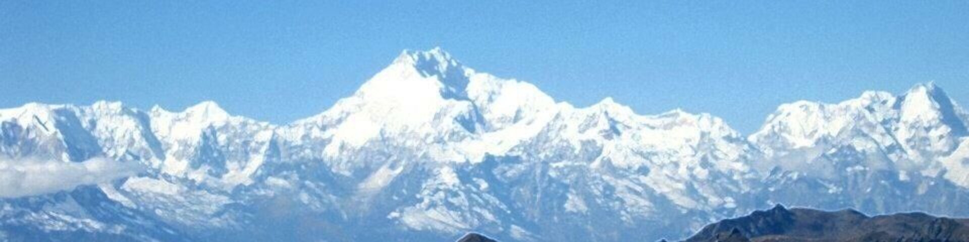 #Snow
This was the closest and the clearest view of kachenjunga peak that is if you dont plan on climbing to the top 😜
Completely snow peaked in the chilly winters. A must see.