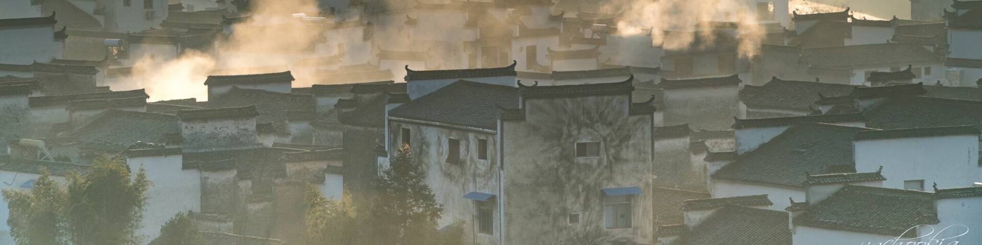 黎明 Dawn II 卢村-中国
"人生過客匆匆,相機抓住每個剎那,與我擦肩而過的人和事"