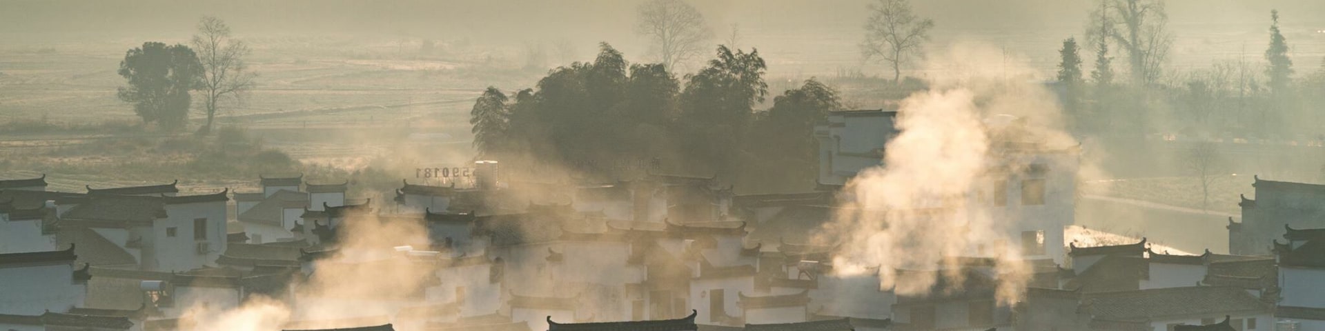 黎明 Dawn II 卢村-中国
"人生過客匆匆,相機抓住每個剎那,與我擦肩而過的人和事"