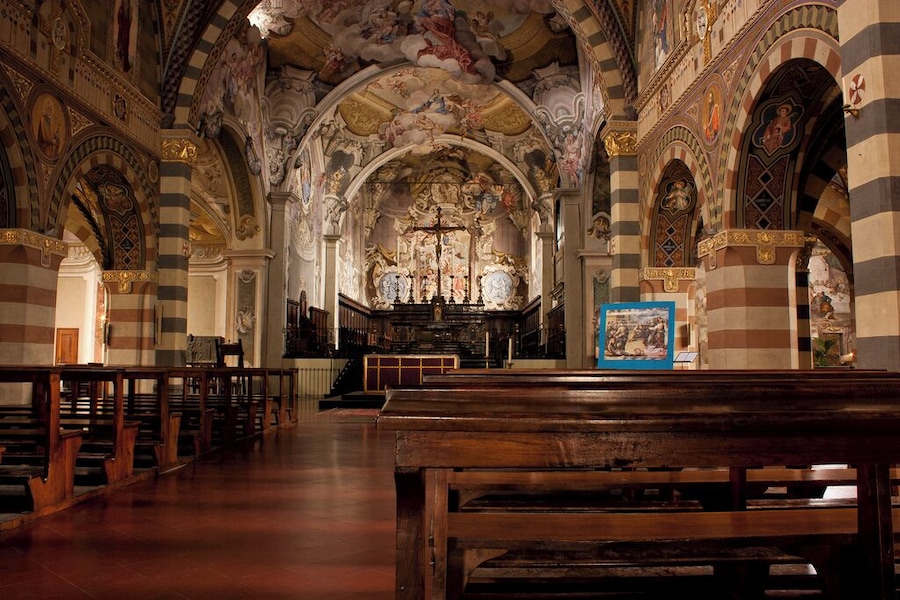 Bobbio Cathedral: built in 1075, is the main religious edifice of the city. It has two majestic towers, which are original in the lower parts. The façade is from 1463 (date in which also a portico was demolished), with three portals in Gothic style. The cathedral presents modern decoration in the three naves and an eighteenth century decoration in the presbytery and on the transept dome. Through the right transept you can reach Saint John chapel where there is a splendid fresco of the second half of the 15th century representing the Annunciation. The crypt houses the sepulchres of the bishops of Bobbio, and the chapel of Saint Antonio Maria Gianelli, bishop of Bobbio.