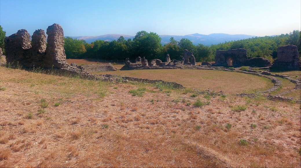 Grumentum, amphitheater. Western side