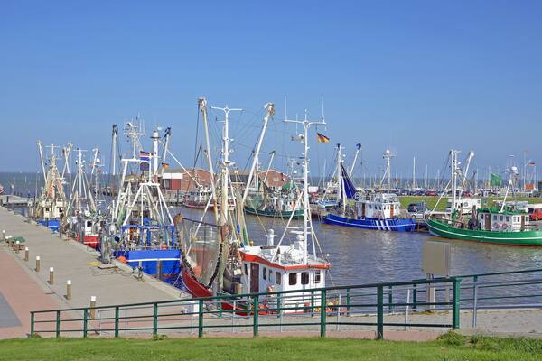 Hafen Dornumersiel in Ostfriesland an der Nordsee