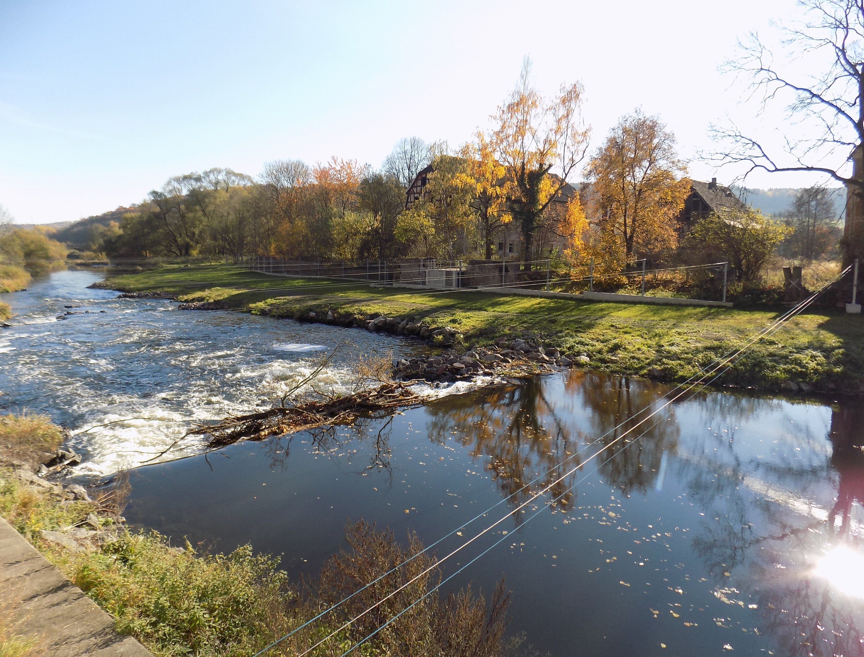 Weir at Neumühle, a former watermill near Sautzschen (Wetterzeube, district: Burgenlandkreis, Saxony-Anhalt)
