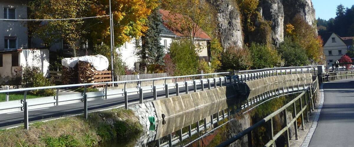 Burg Wiesentfels überwacht eine der engsten Stellen am Tal der Wiesent.