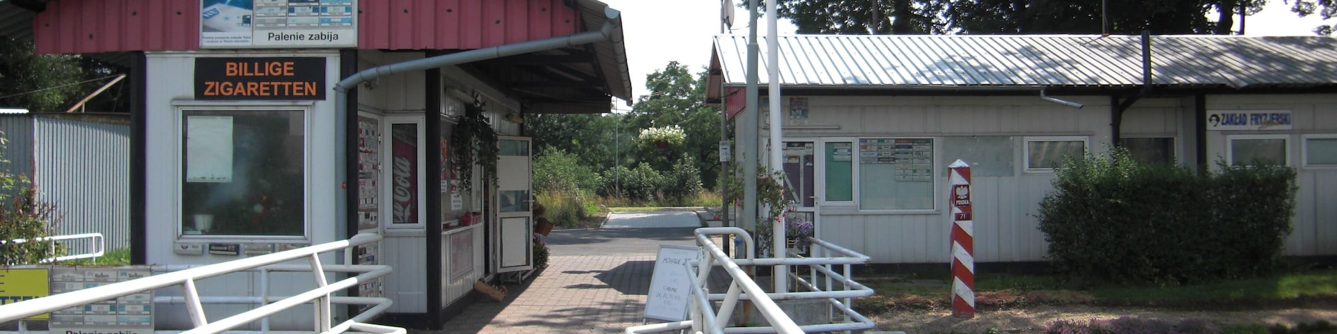 Border crossing bridge