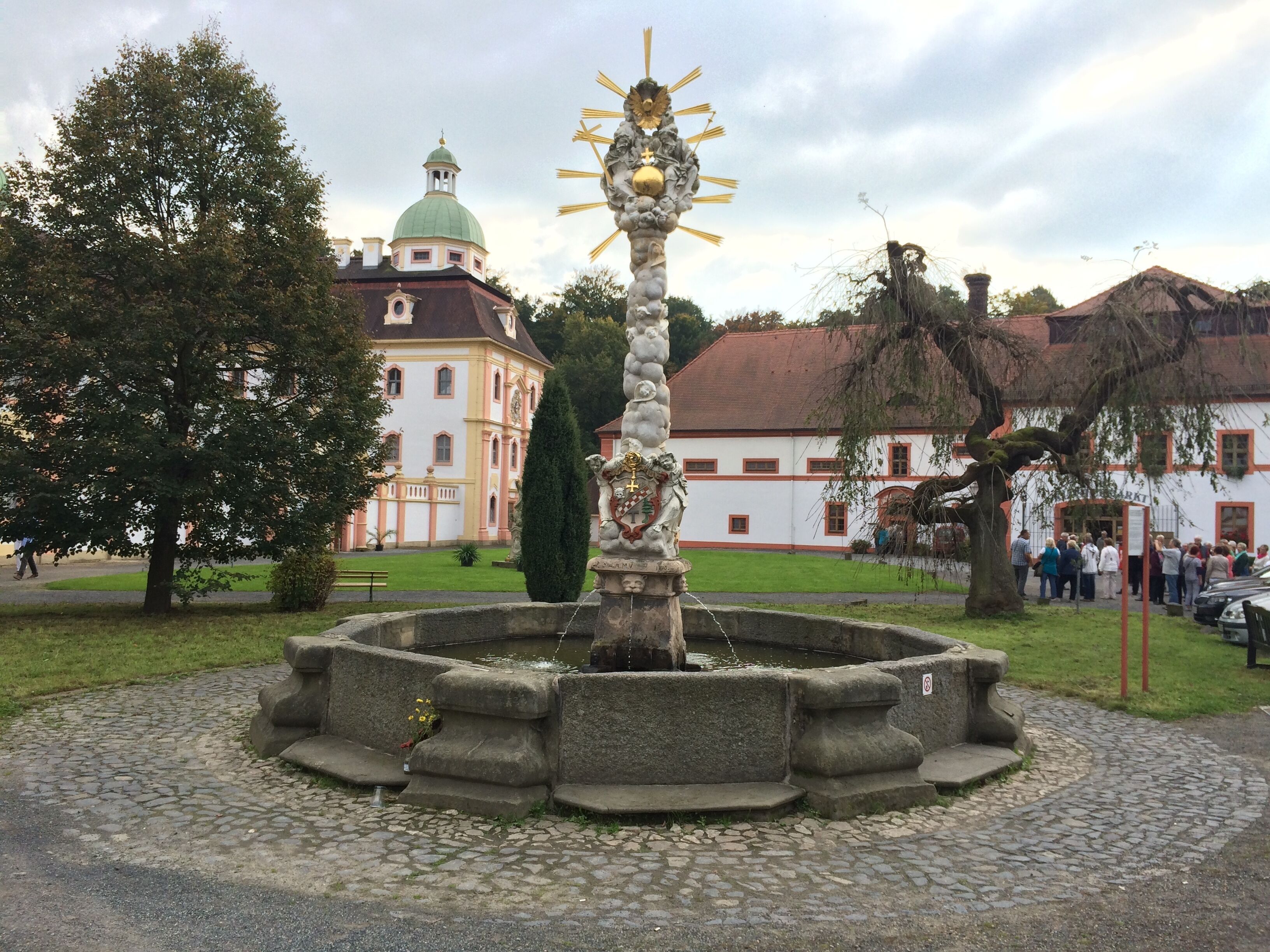 Fountain with Trinity Column