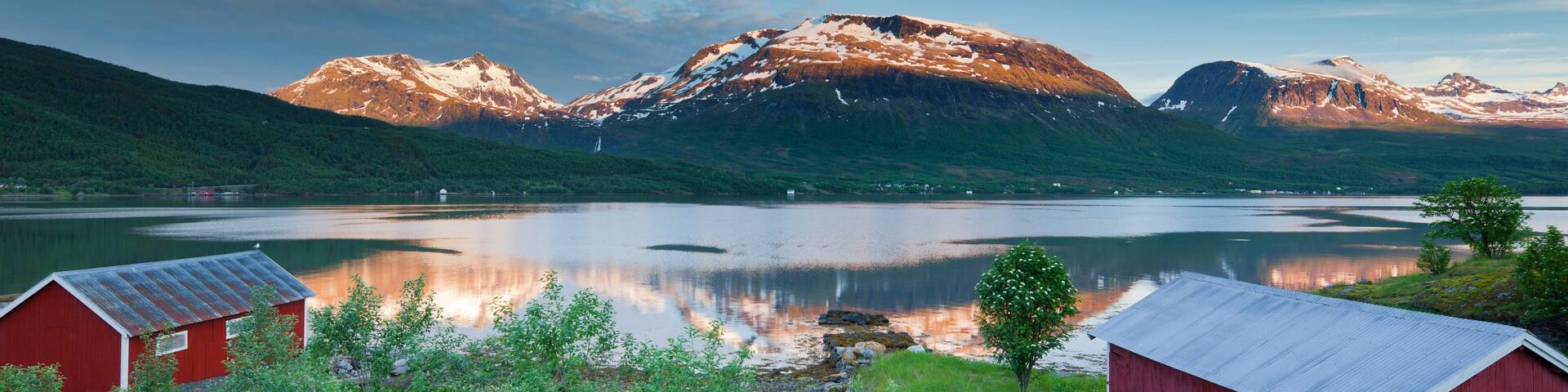 Norwegen, Nordland, Gratangen Fjord, Dudalstinden, Hütten