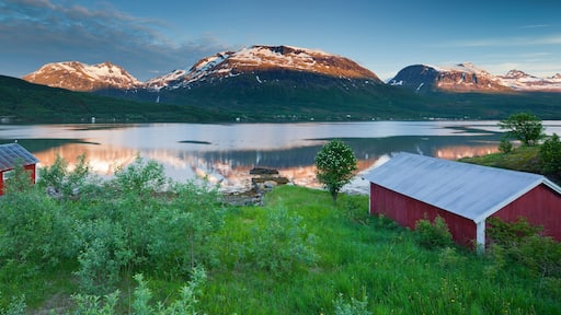Norwegen, Nordland, Gratangen Fjord, Dudalstinden, Hütten