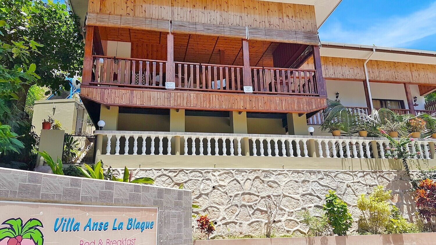 Tucked away in a quiet, untouched corner of beautiful Praslin, this very reasonably priced guesthouse is an ideal base for exploring the Seychelles.

Great rooms with balconies, sea view, a beautiful beach only steps away and an even more beautiful beach about 4 minute walk away, the staff are super kind, the food excellent and it's only a short drive away from anywhere else you'd want to visit on the island.

#seychelles #praslin #tropicalparadise #greatplacetostay #beachvacation