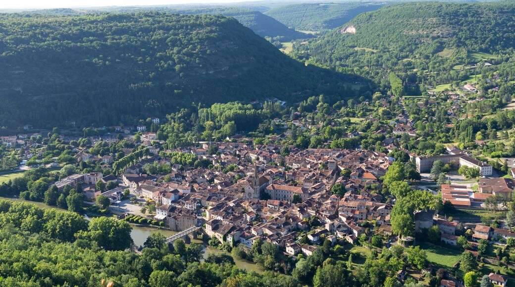 Vue panoramique de Saint-Antonin-Noble-Val, France