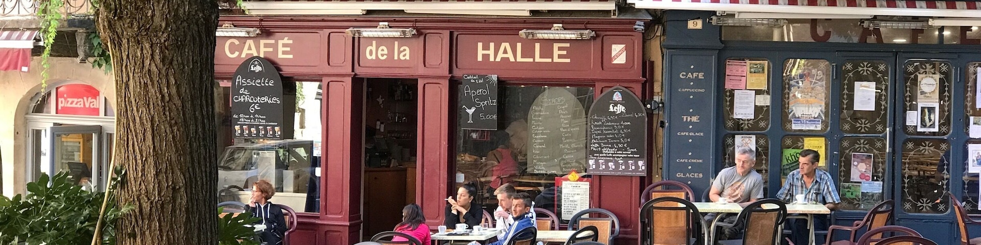 A lovely little square in the magnificent medieval village of Saint-Antonin Noble Val, located in the Aveyron gorges, south west of France 🇫🇷.