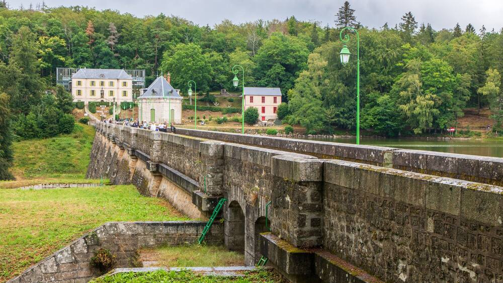 Le barrage du Lac des Settons
