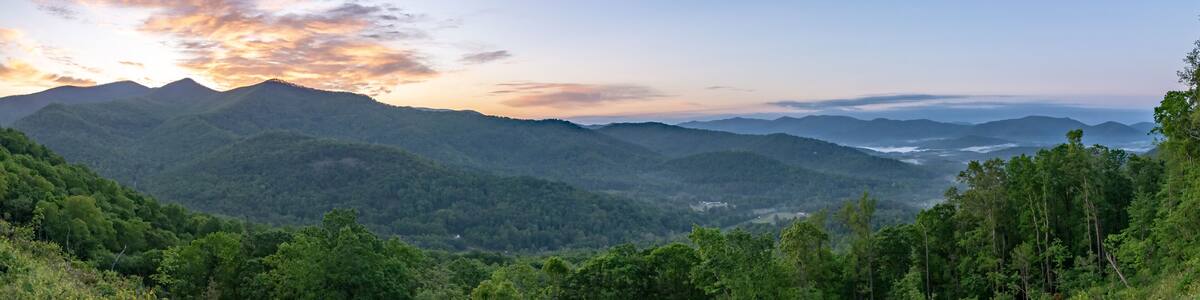 blue ridge mountains near mount mitchell and cragy gardens