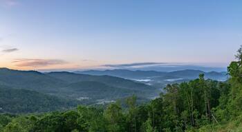 blue ridge mountains near mount mitchell and cragy gardens
