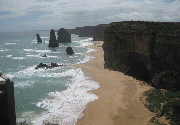 One of the most beautiful drives i've ever done, Stretching from Melbourne to Adelaide, a beautiful, winding rugged coastal road with so many little gems to stop at along the way! 