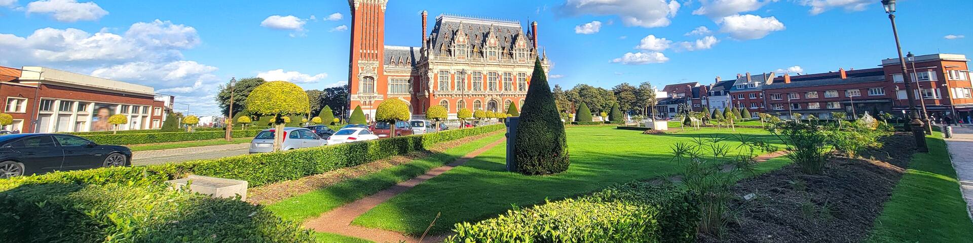 Calais (Pas de Calais / France) - Beffroi et Hôtel de ville