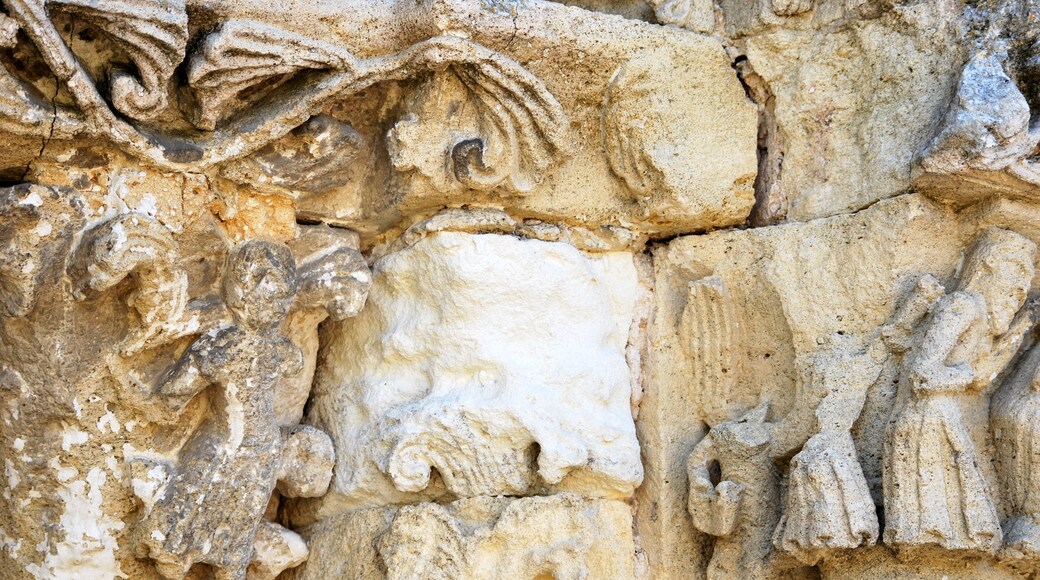 Chapiteaux de l'église Saint-Martin de Haux
