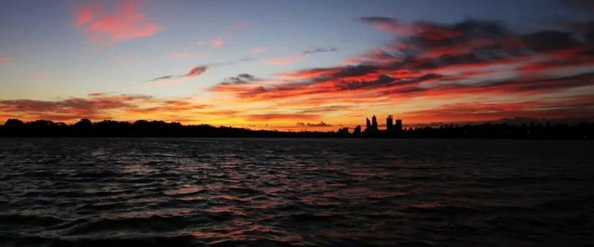 Lake Monger is always a good place for a walk or a picnic, especially to watch the #sunrise