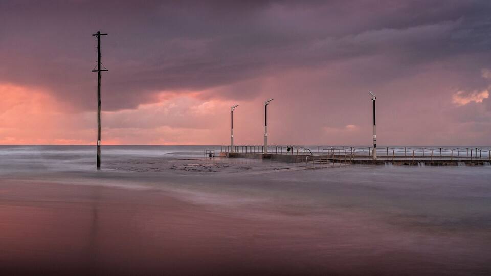 Mona Vale beach, such a stunning place for an early morning swim our just catching a sunrise