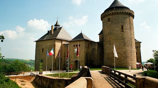 Manderen, the Malbrouck castle