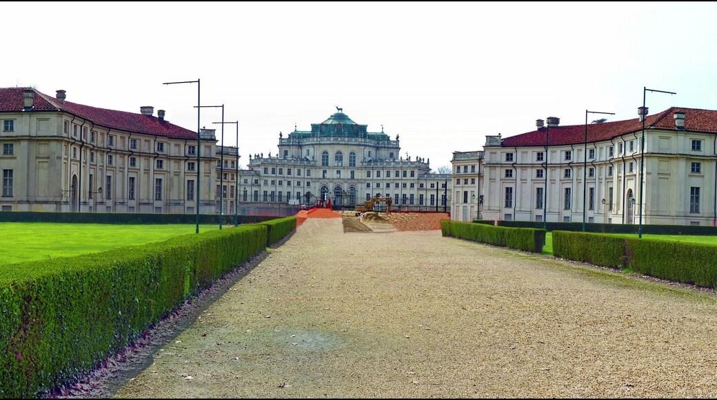 palazzina di caccia lato NE