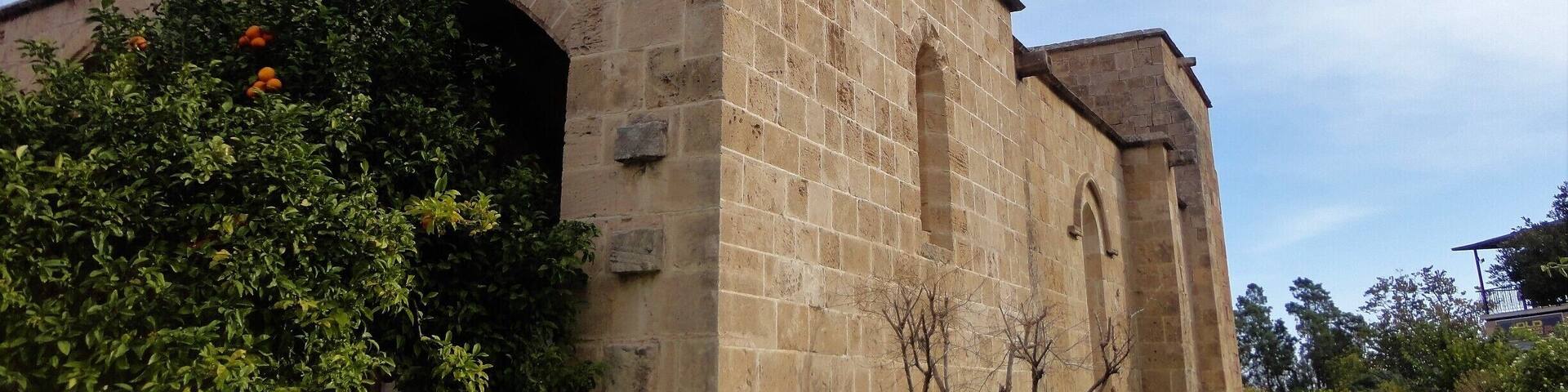 Lovely building in such a scenic setting #BellapaisAbbey #Cyprus #Mediterranean
#GoldenHour
#Lifeatexpedia
#Stunningstructure
#Architecture