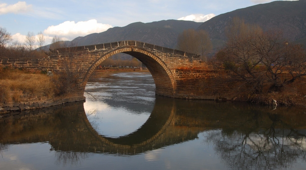Shaxizhen - Old Bridge over the river, quiet walk and wonderful Friday cattle/animal market.
