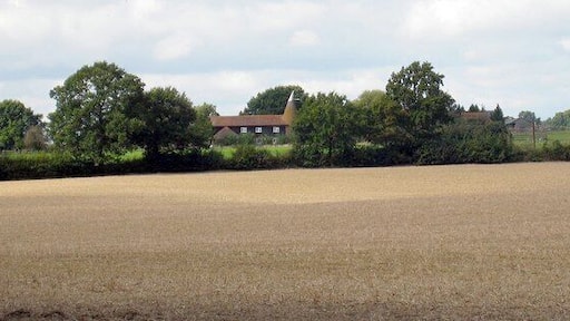 Judge House Farm Oast, Woodcock Lane, Grafty Green, Kent Single round kiln oast house.