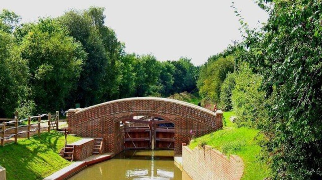 Loxwood Lock, Wey & Arun Canal This new lock, just west of the new Loxwood Bridge, was completed in 2006. There was no lock here previously, but one had to be installed because of water level changes necessitated by the new bridge.
