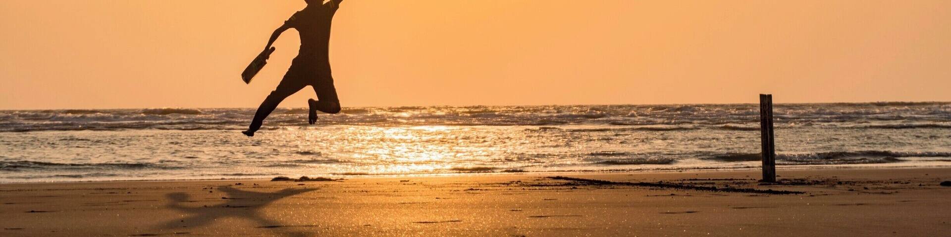 Besides a major pilgrimage center, Harihareshwar is a popular beach resort with two beaches, one to the north and the other to the south of the temple, with both offering an ideal place for tourists to relax, unwind and just be!