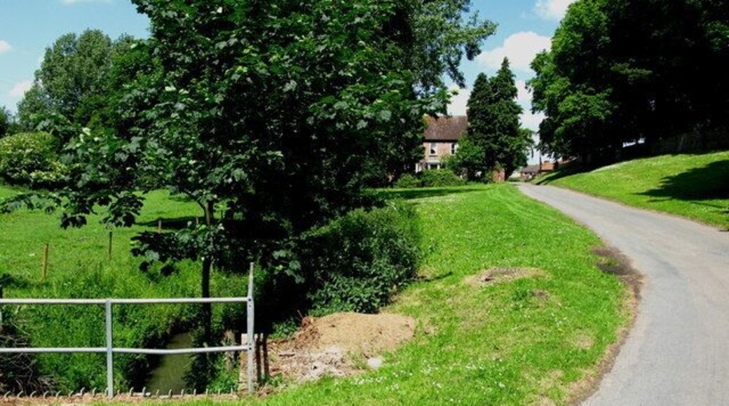Pickhill Beck Looking up Swainby Lane at Money Hill.