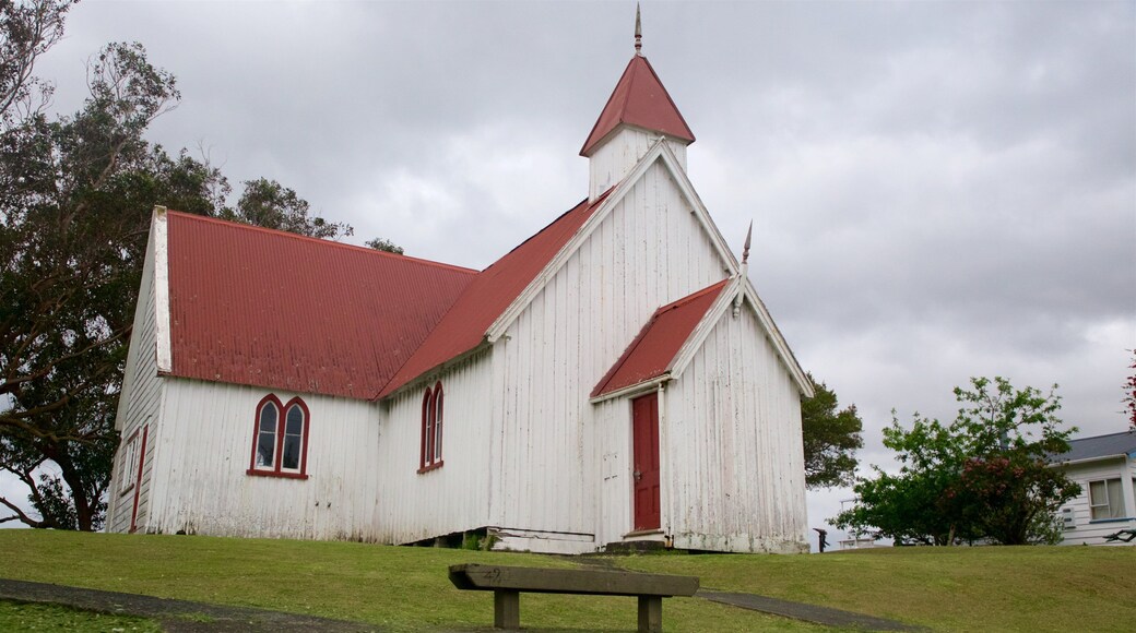 Rawene og byder på en kirke eller en katedral og kulturarvsgenstande