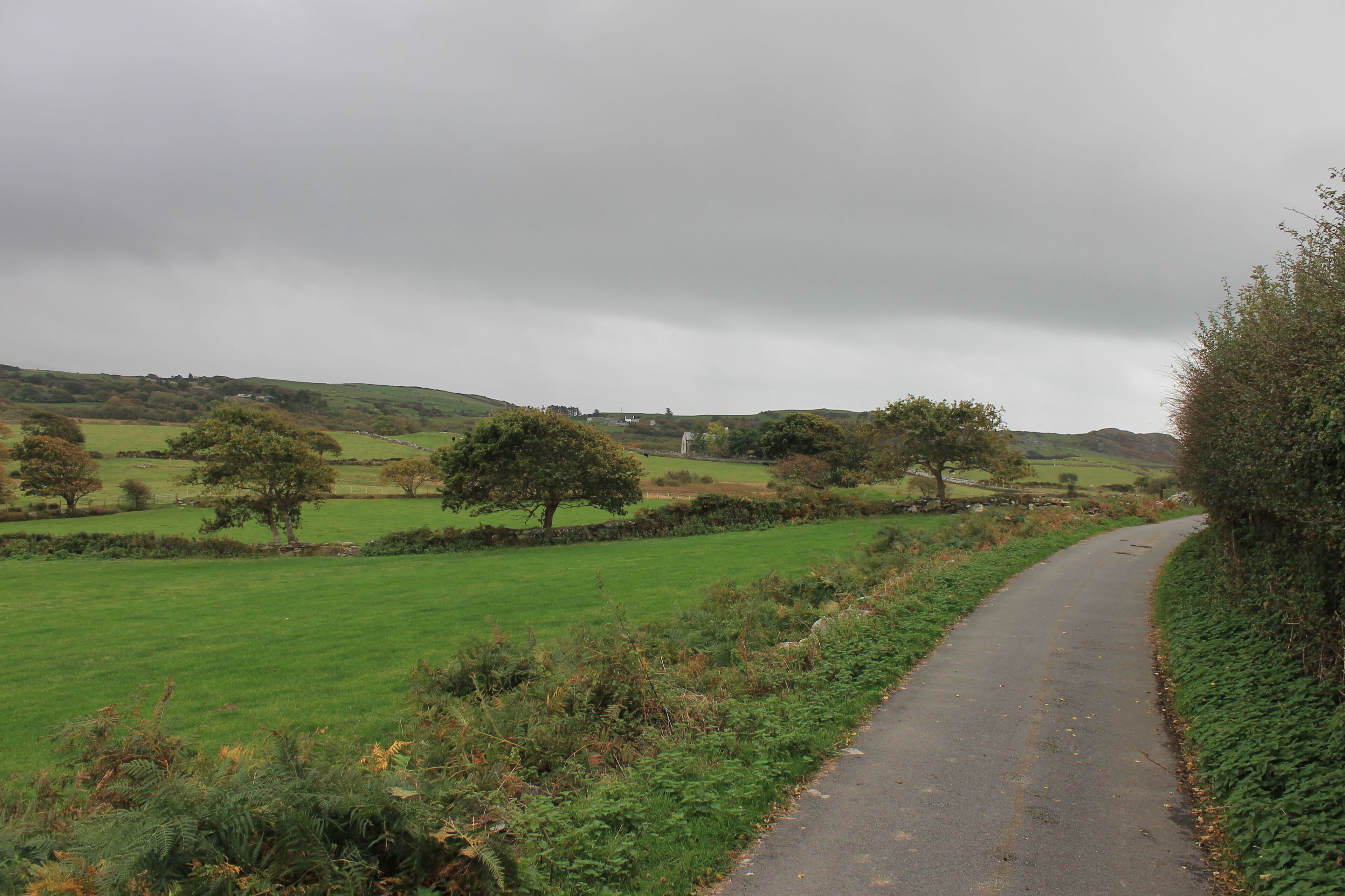 Eglwys Sant Cynhaiarn / Cynhaearn, near Cricieth, North Wales