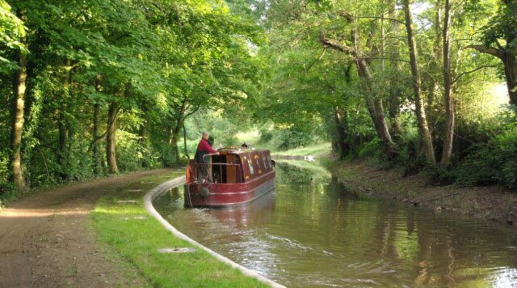Monmouthshire & Brecon Canal, Govilon The canal passes through a typically sylvan stretch above Govilon village.