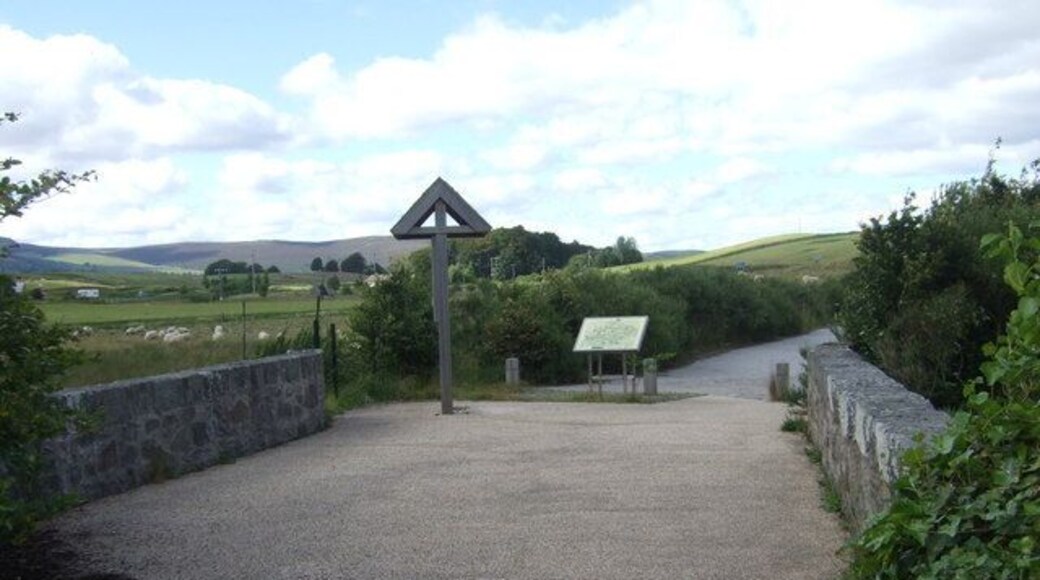 Pedestrianised An old road bridge over the Mossat Burn; now used as a walkway to a carpark from the shops at Mossat.
